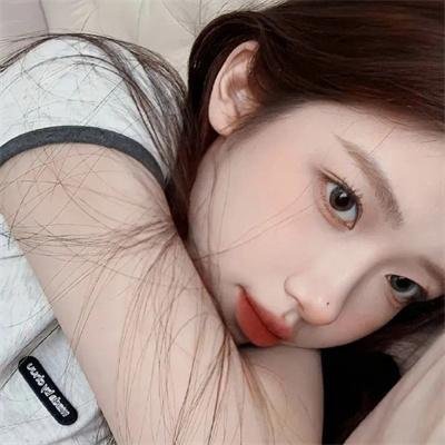 爱曲海报